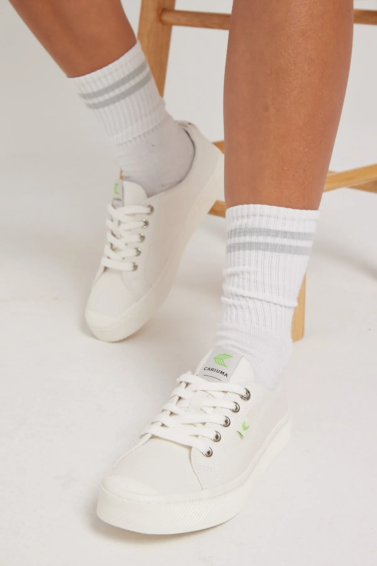 Cariuma Oca Low Canvas Sneaker Off White