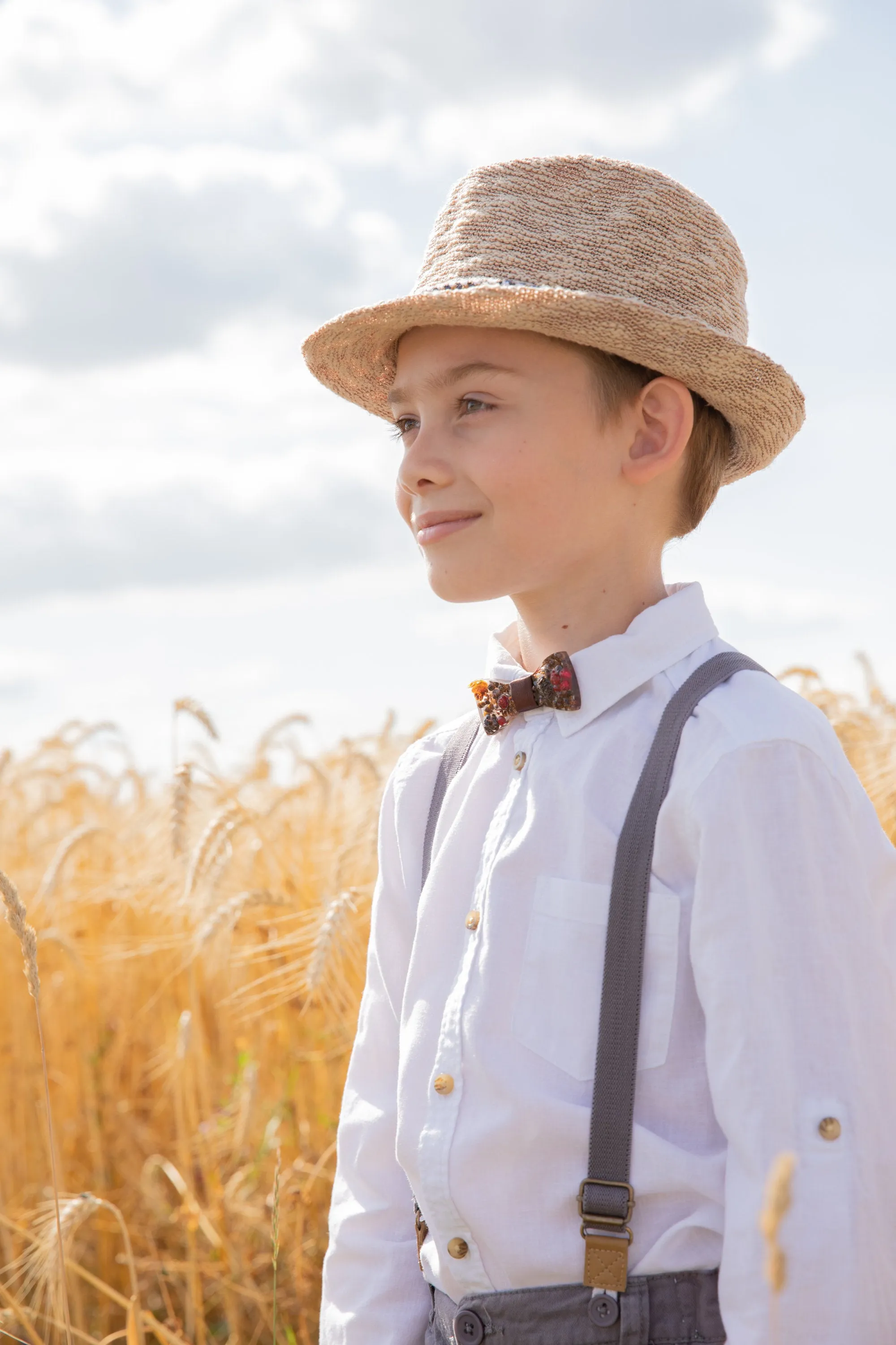 Children's brown wooden resin bow tie