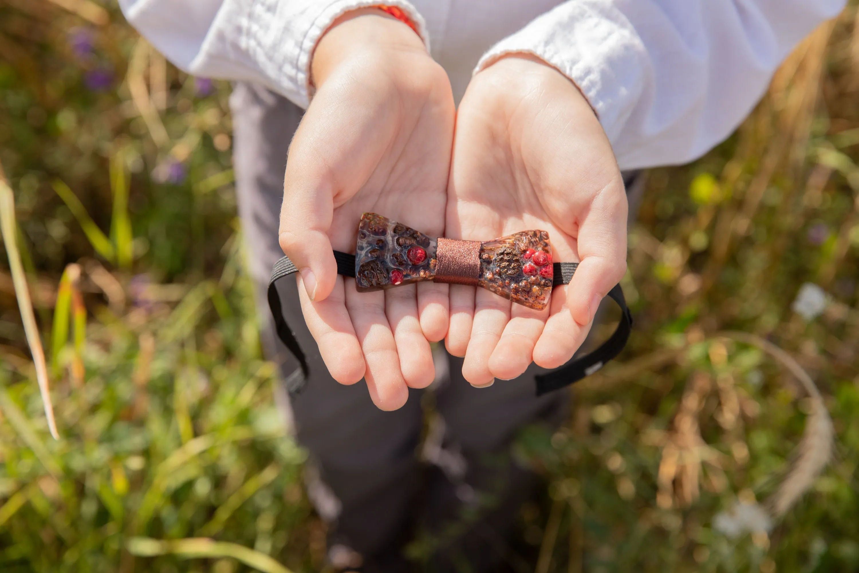 Children's brown wooden resin bow tie