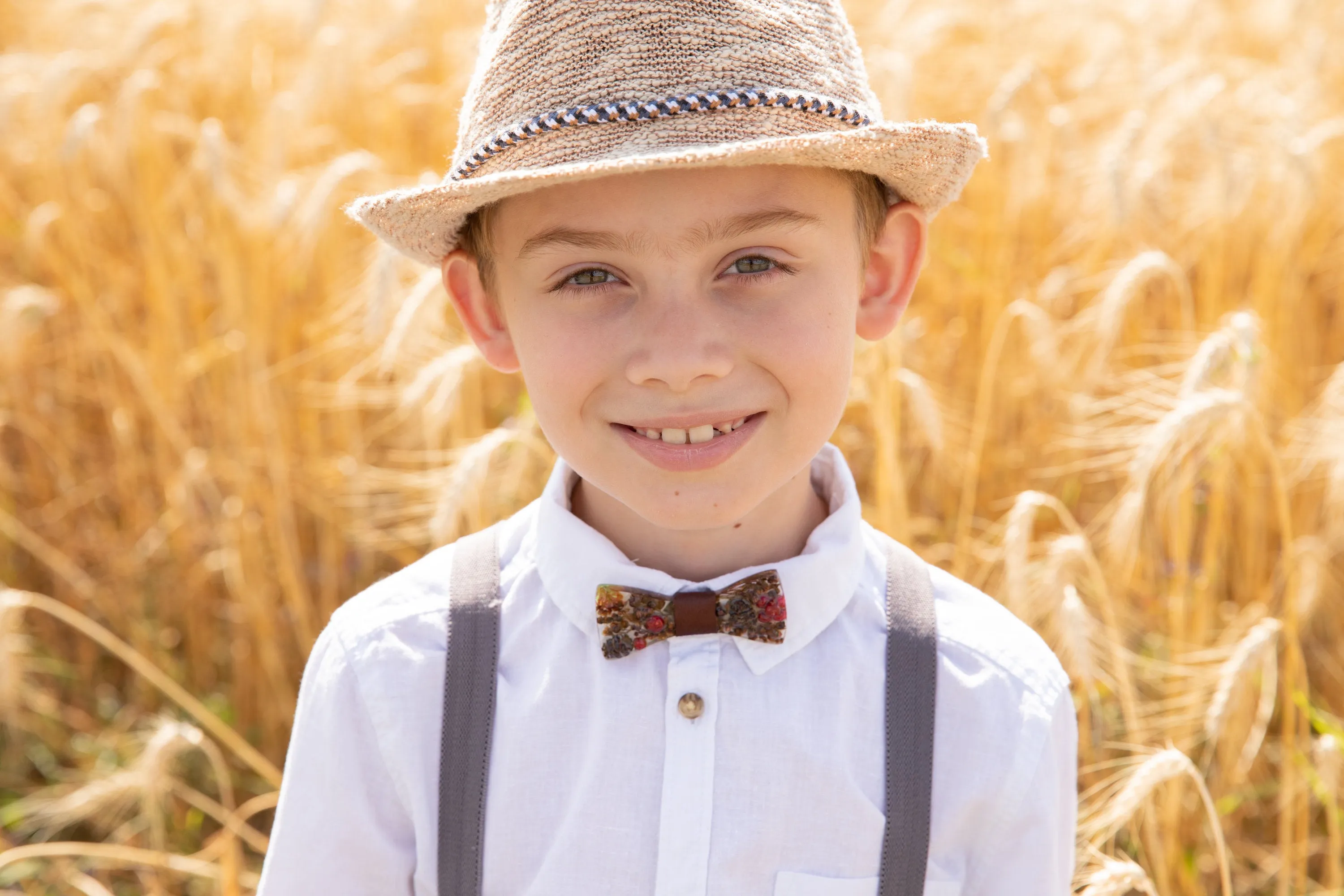 Children's brown wooden resin bow tie